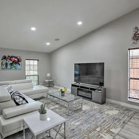 Collins Family-Friendly Texas Home With Private Pool!